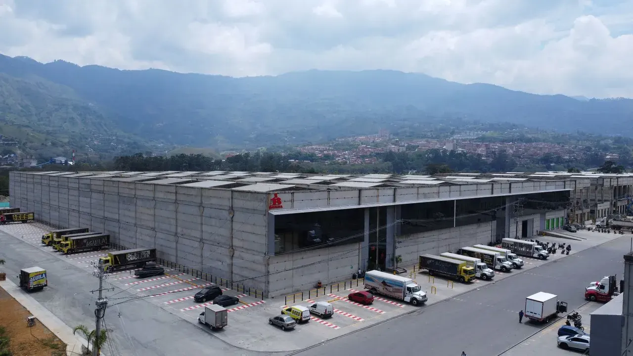 Centro de distribuci&oacute;n Bavaria en CLIN